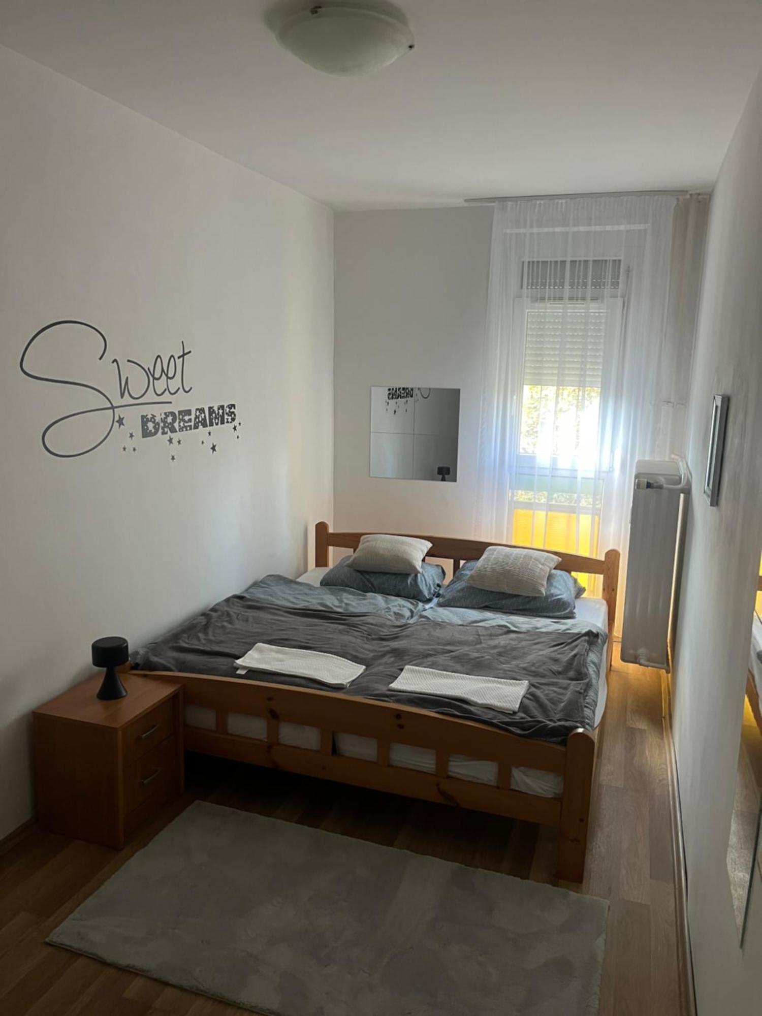 Leon Apartman Pécs Exterior foto